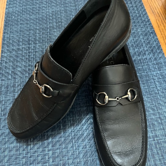 Gucci Women’s Black Leather Loafers - Picture 2 of 9